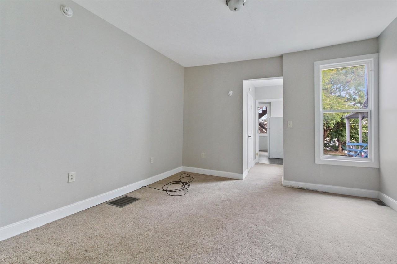 357 E Philadelphia Street - Photo 7 of 11