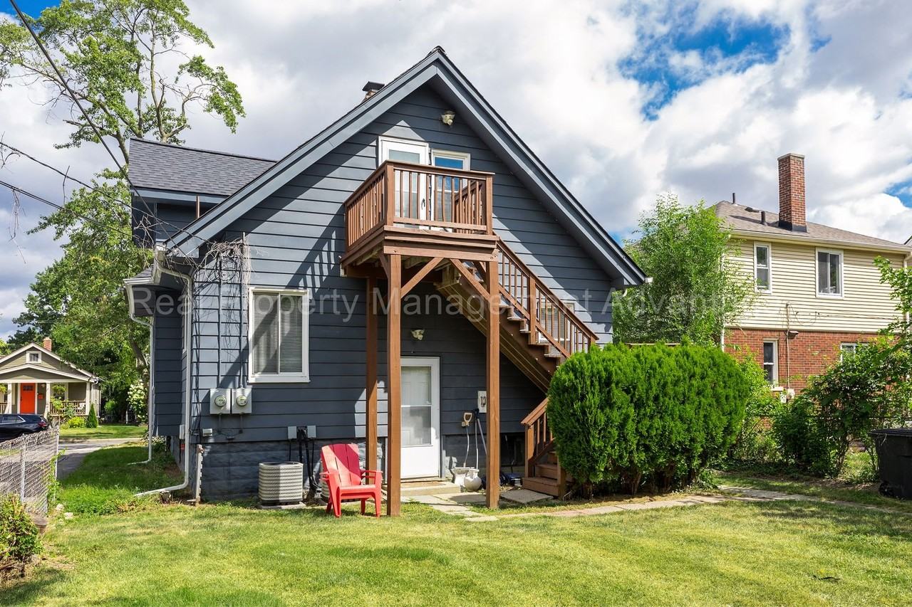 316 Spencer - Photo 3 of 41