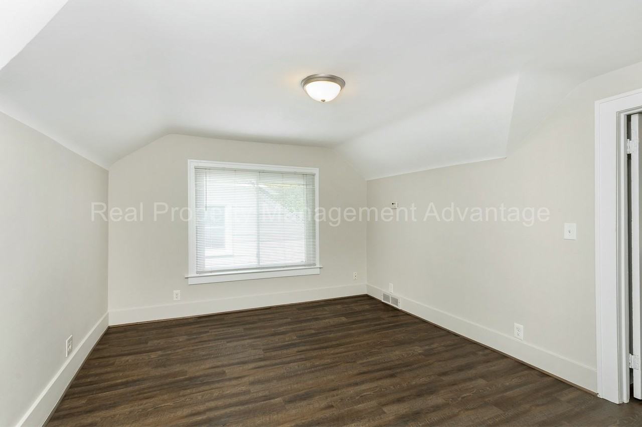 316 Spencer - Photo 7 of 41