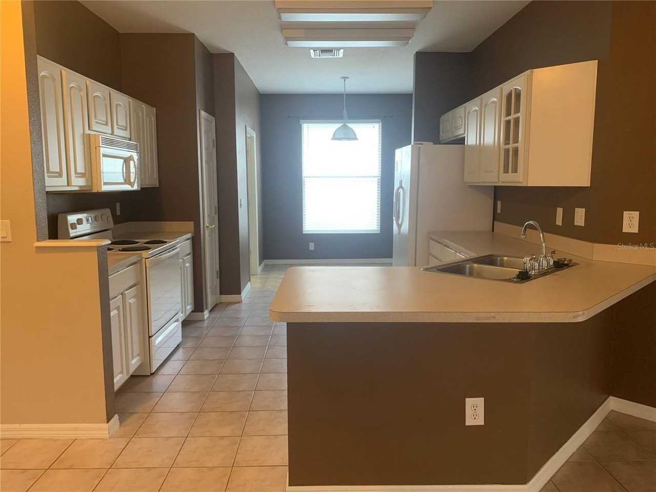 19132 Wood Sage Dr - Photo 3 of 10
