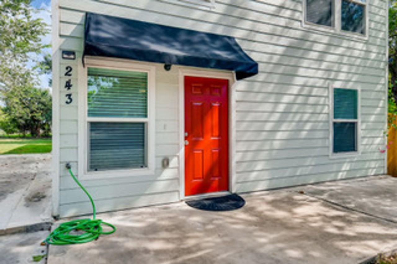 243 Lorraine Ave - Photo 3 of 28