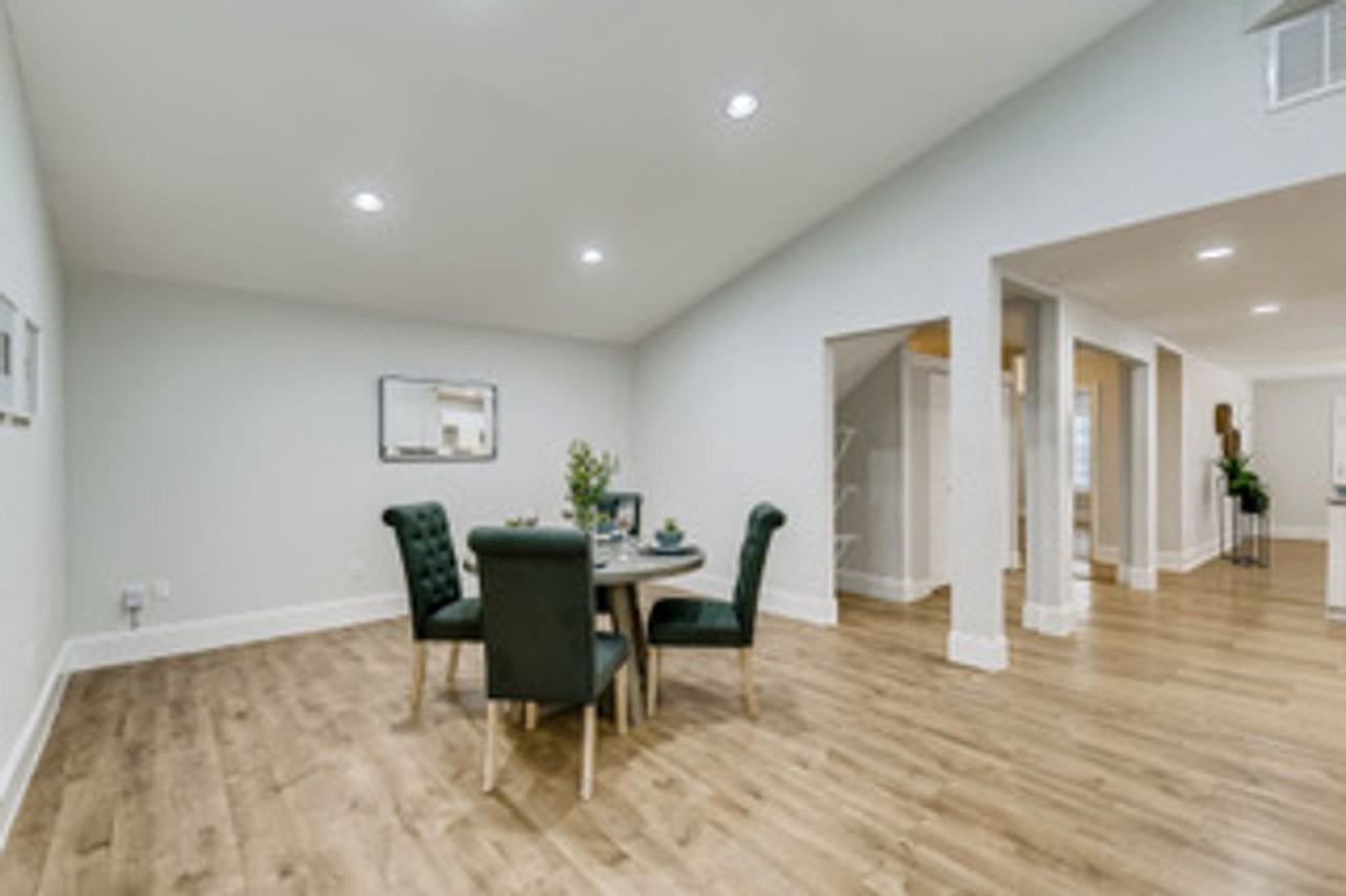 243 Lorraine Ave - Photo 7 of 28
