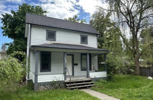 featured image of 1104 E Lakeside Ave