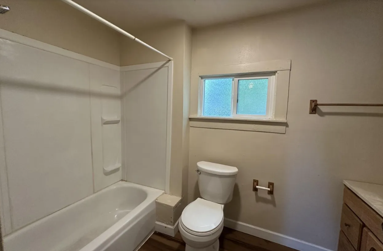1104 E Lakeside Ave - Photo 7 of 13