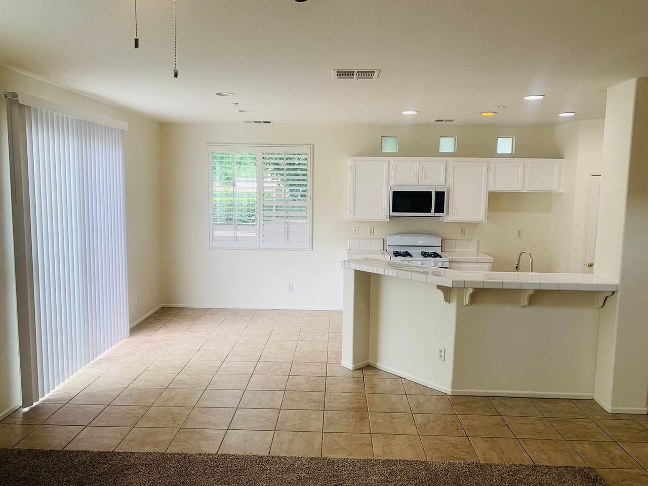 11324 Riverleaf Dr - Photo 4 of 32