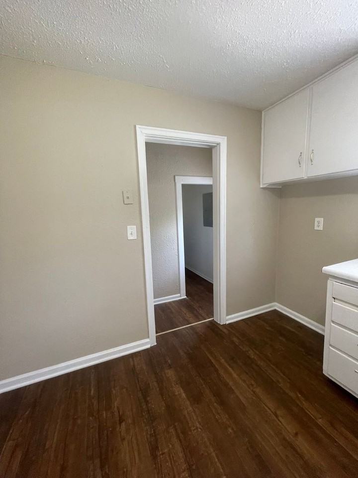 7005 Hunter St - Photo 4 of 23