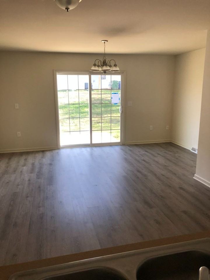 920 Lantern Ct - Photo 5 of 16