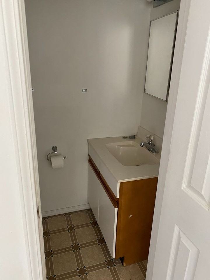 503 W Vine St - Photo 6 of 9