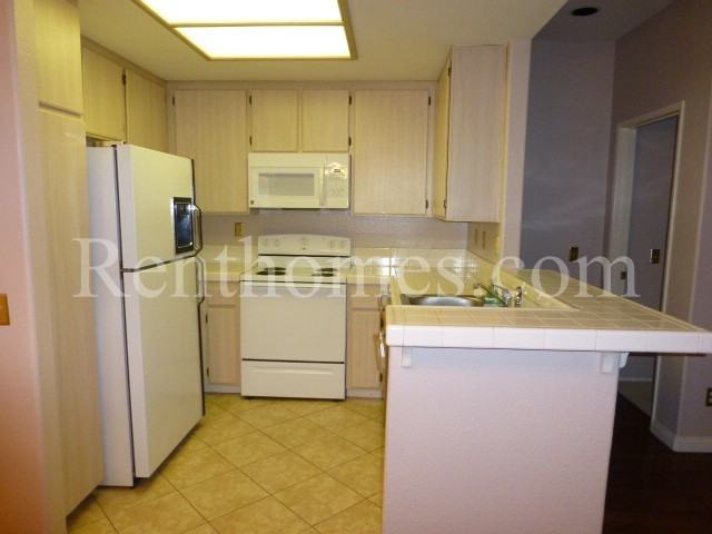 580 Camino De La Reina - Photo 3 of 23