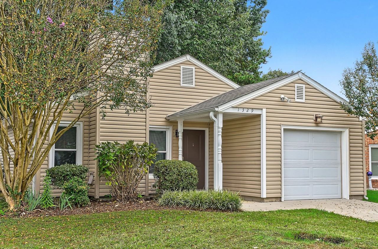 1329 Fernside Ct - Photo 2 of 33