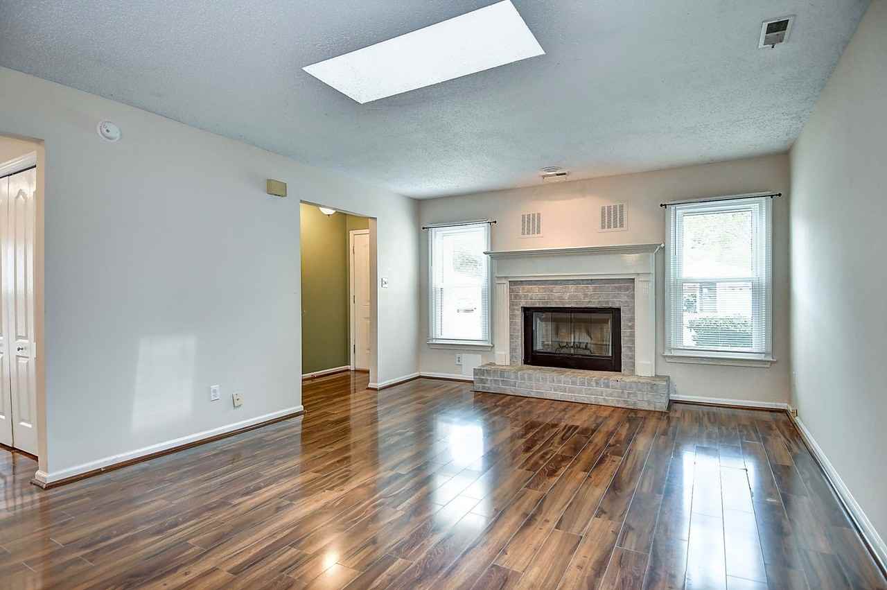 1329 Fernside Ct - Photo 6 of 33