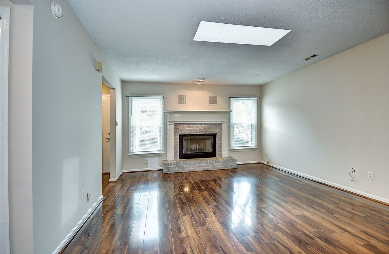 1329 Fernside Ct - Photo 7 of 33