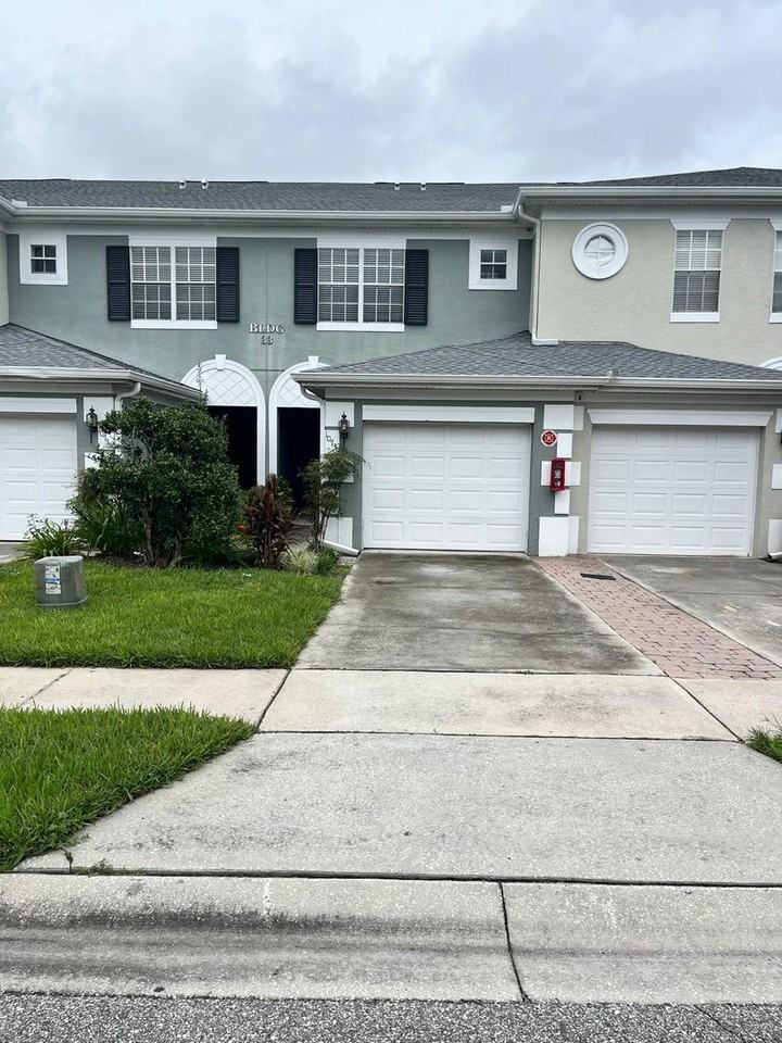 10739 Savannah Wood Dr - Photo 2 of 36