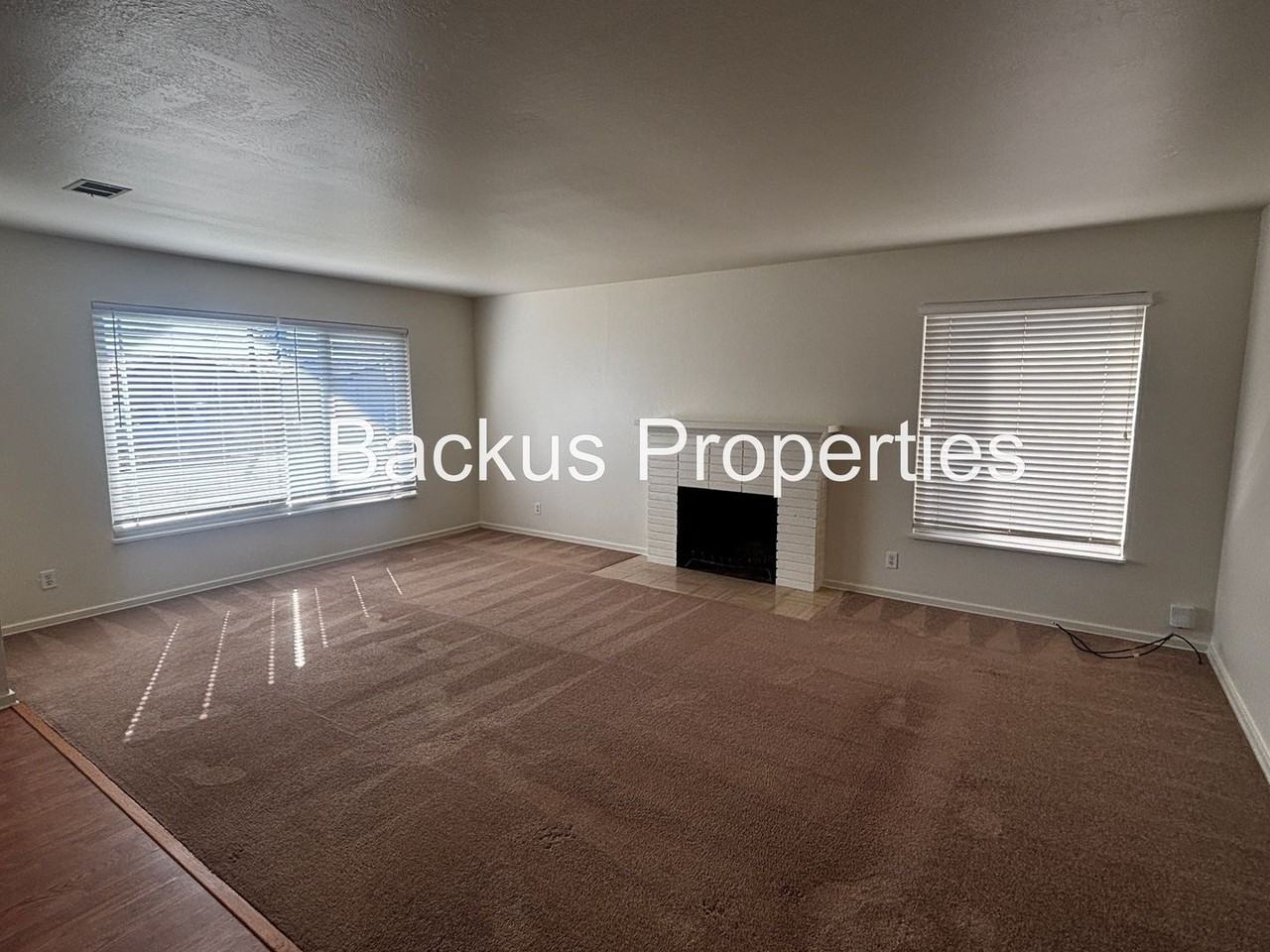 235 La Mesa Dr - Photo 3 of 21