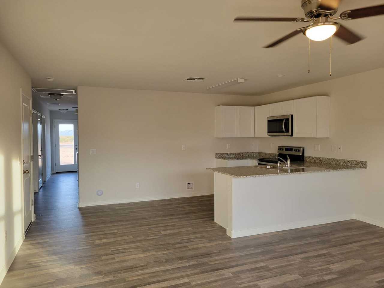 15545 S Cherry Hills Dr - Photo 4 of 22