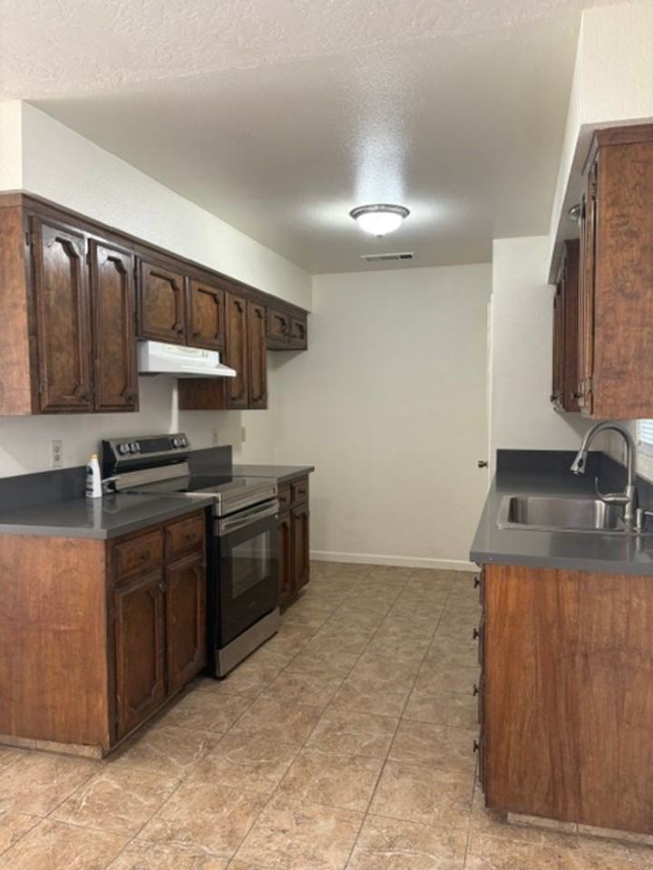 25 W Barstow Ave #101 - Photo 2 of 16