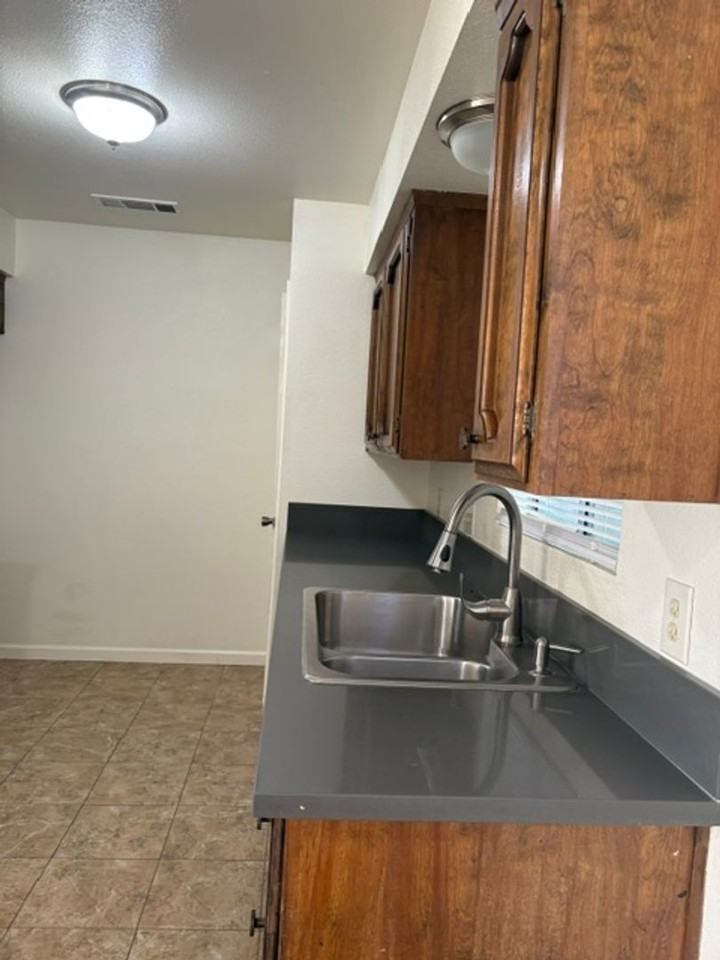 25 W Barstow Ave #101 - Photo 3 of 16