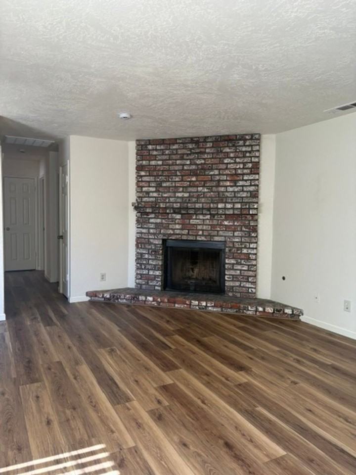 25 W Barstow Ave #101 - Photo 4 of 16