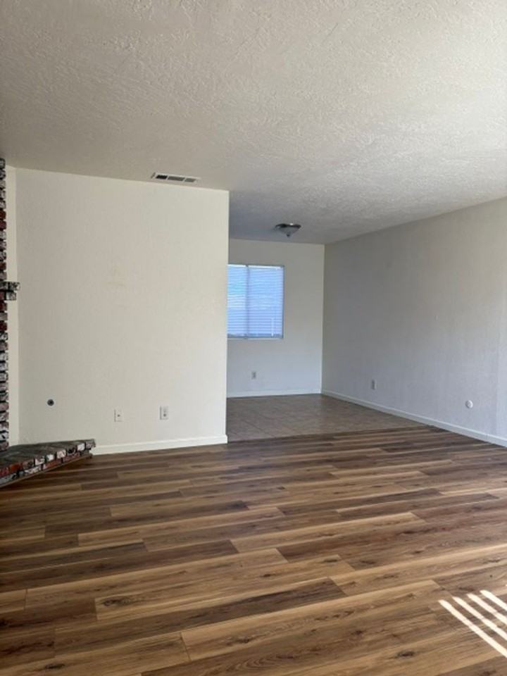 25 W Barstow Ave #101 - Photo 5 of 16