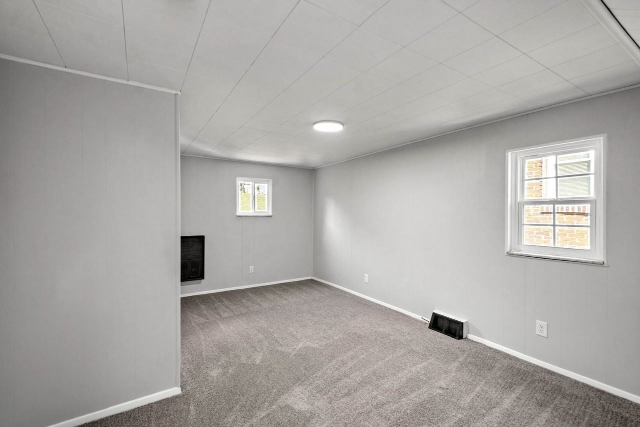 2334 Wolford St - Photo 7 of 25