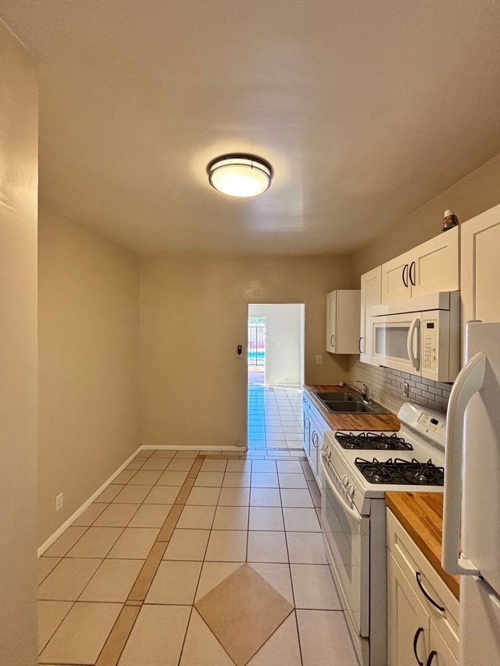 4119 E Fort Lowell Rd #2 - Photo 7 of 8