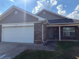 featured image of Sagewood Dr