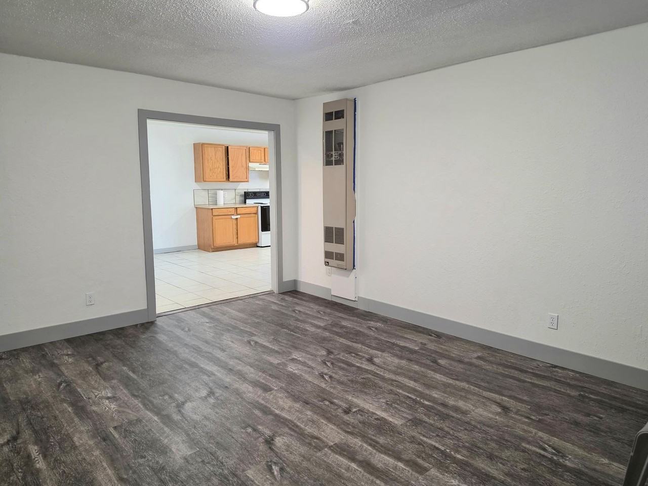 912 S Avenue B - Photo 3 of 31