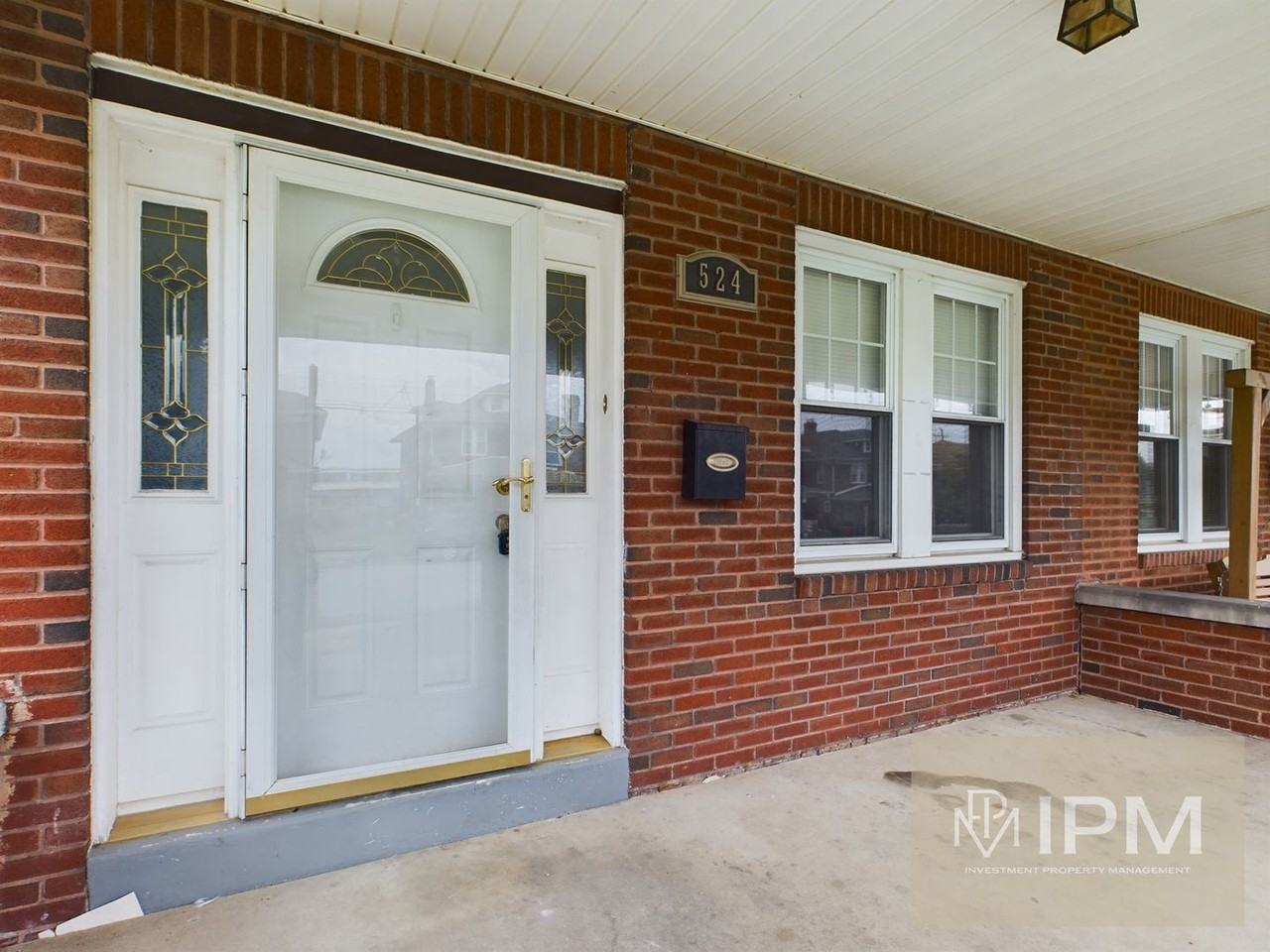 524 W Jackson St - Photo 2 of 17