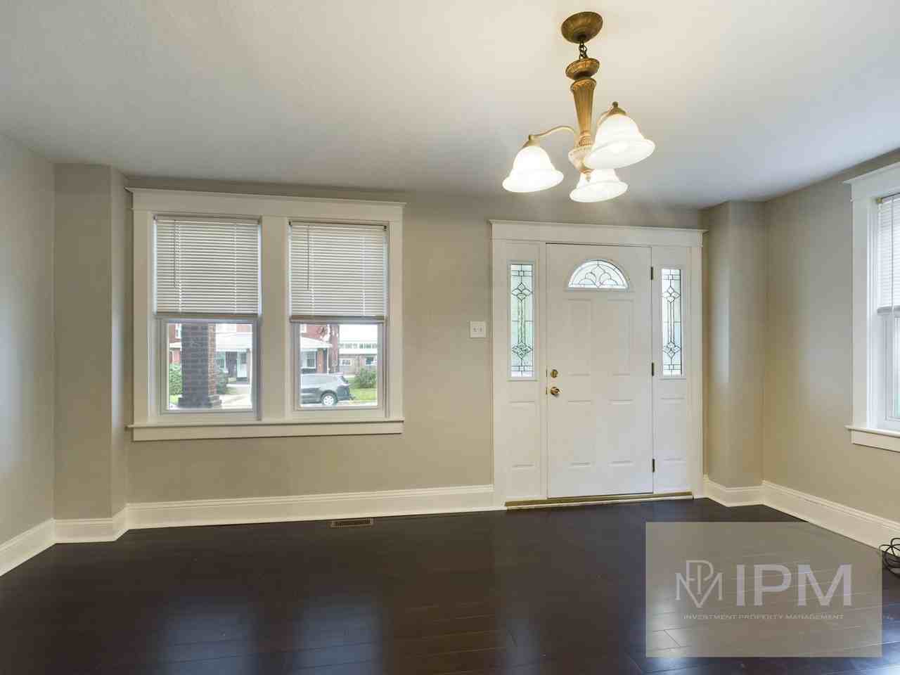 524 W Jackson St - Photo 4 of 17