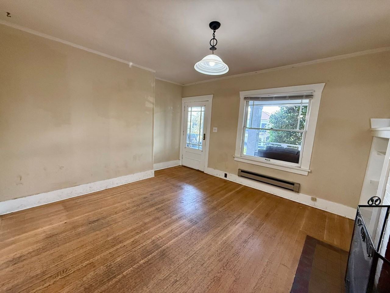 4747 19th Ave Ne - Photo 6 of 32