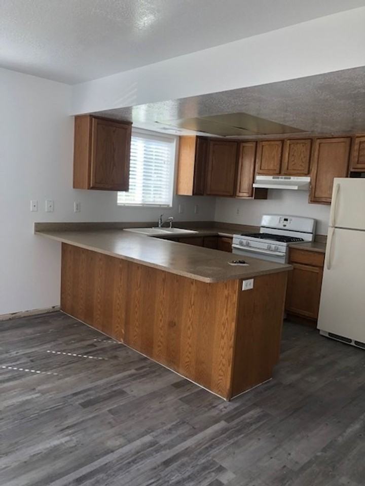 28 Somerset Pl - Photo 2 of 10