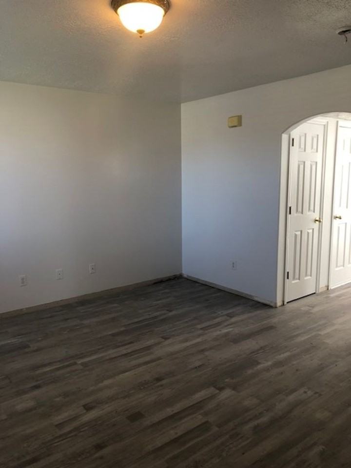 28 Somerset Pl - Photo 7 of 10