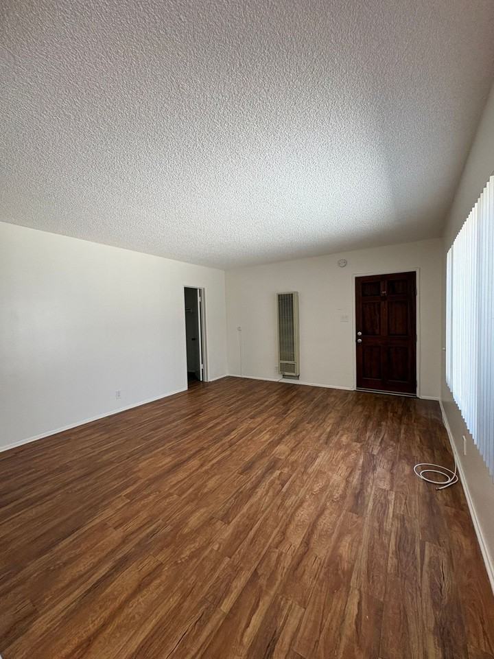 4573 W. 173rd Street - Photo 3 of 8