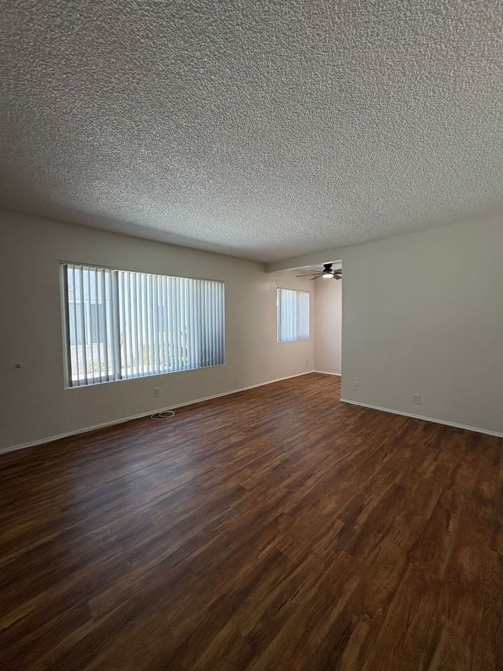 4573 W. 173rd Street - Photo 5 of 8