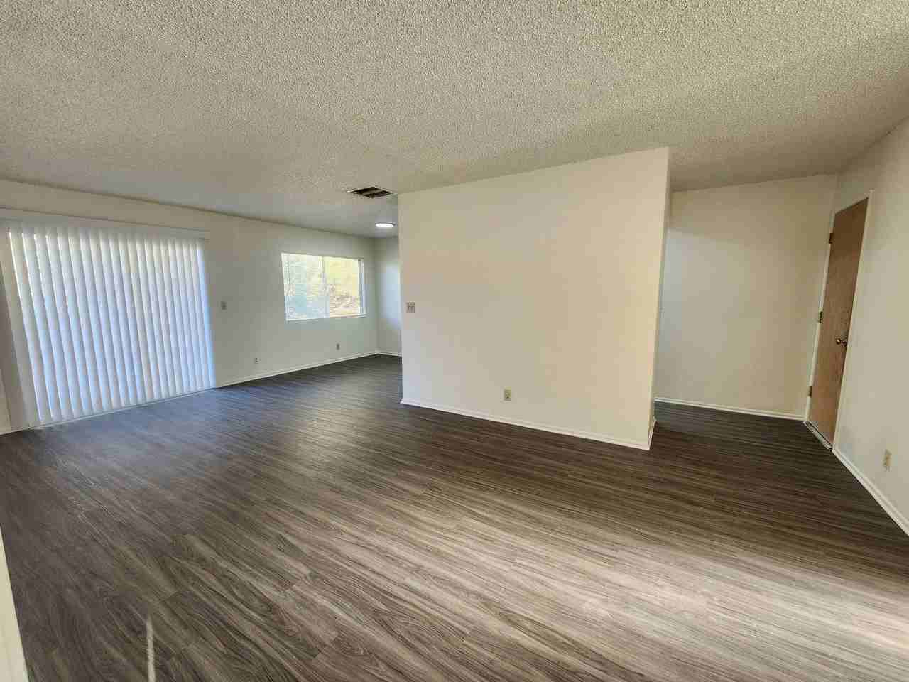 6590 Mariposa Ave - Photo 3 of 11