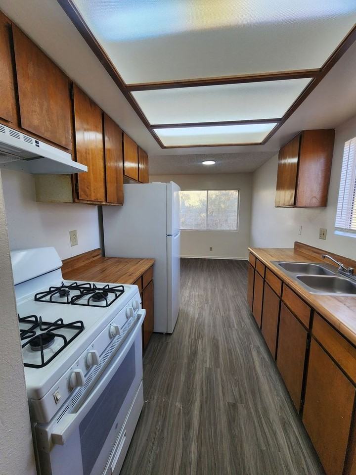 6590 Mariposa Ave - Photo 5 of 11