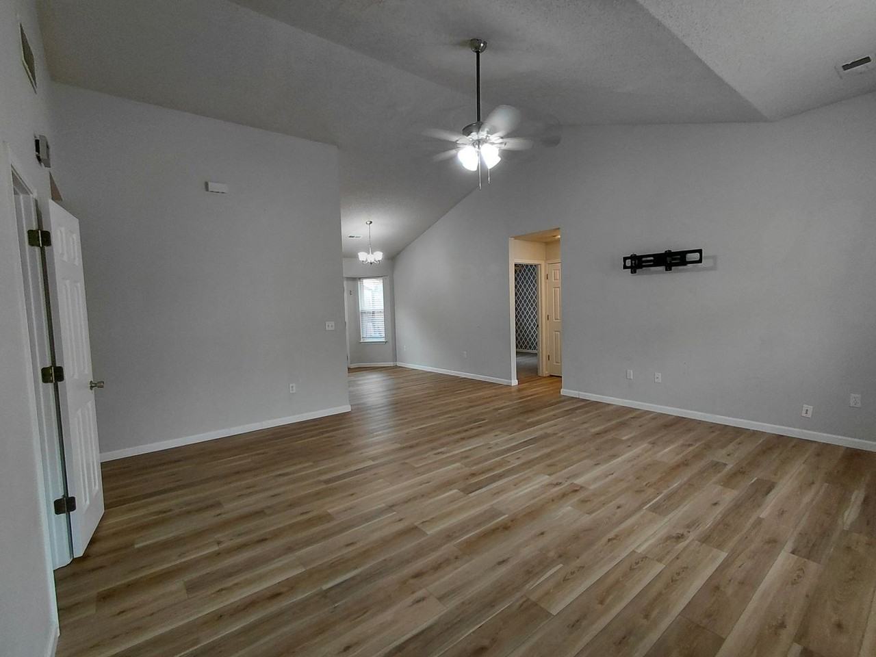 106 Valley Way - Photo 3 of 16