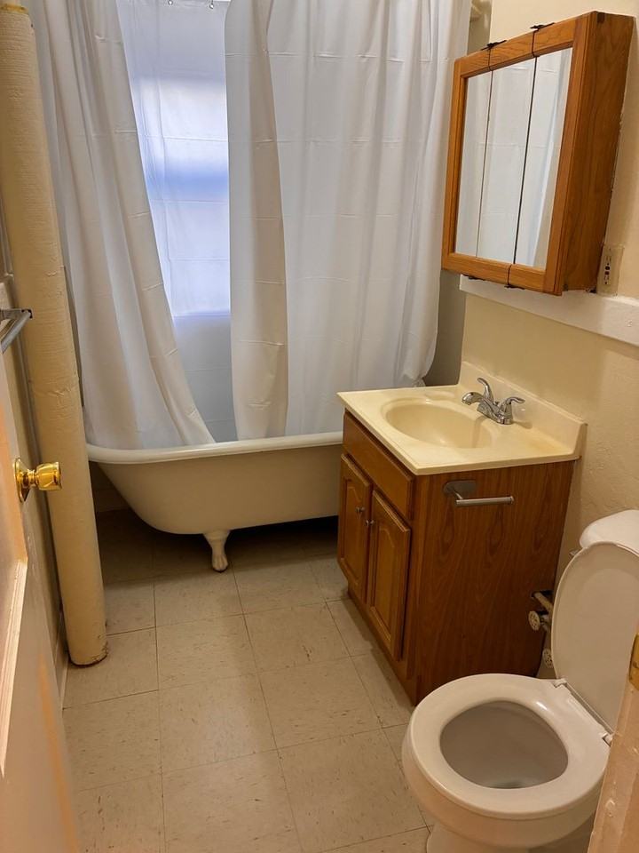 60 Woodstock Ave - Photo 6 of 6