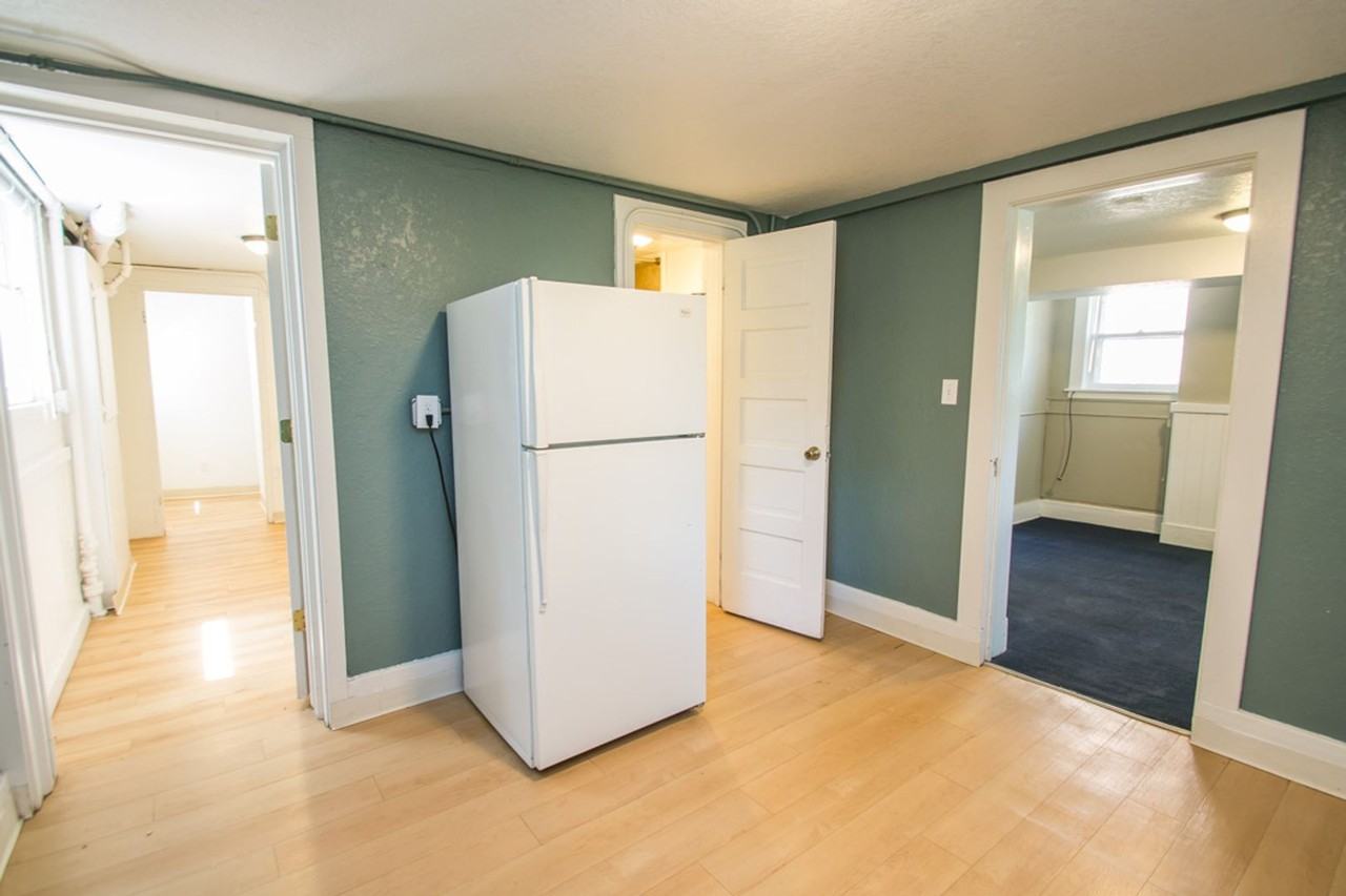 1111 Lincoln Pl. - Photo 5 of 32
