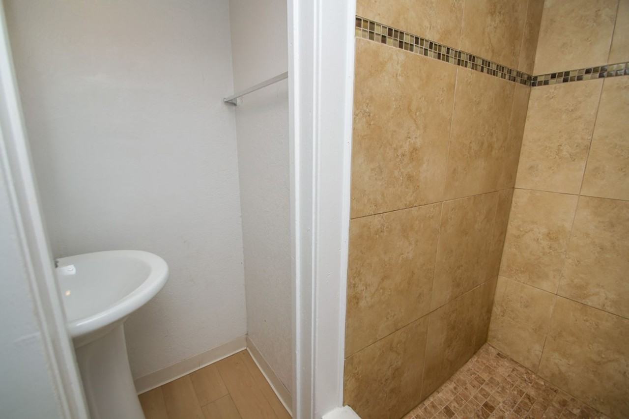 1111 Lincoln Pl. - Photo 6 of 32