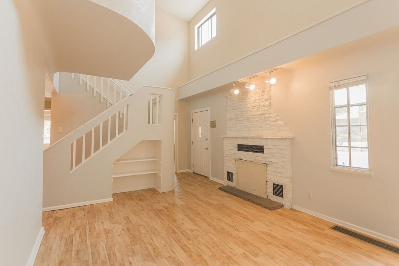 1837 Baseline Rd - Photo 4 of 38