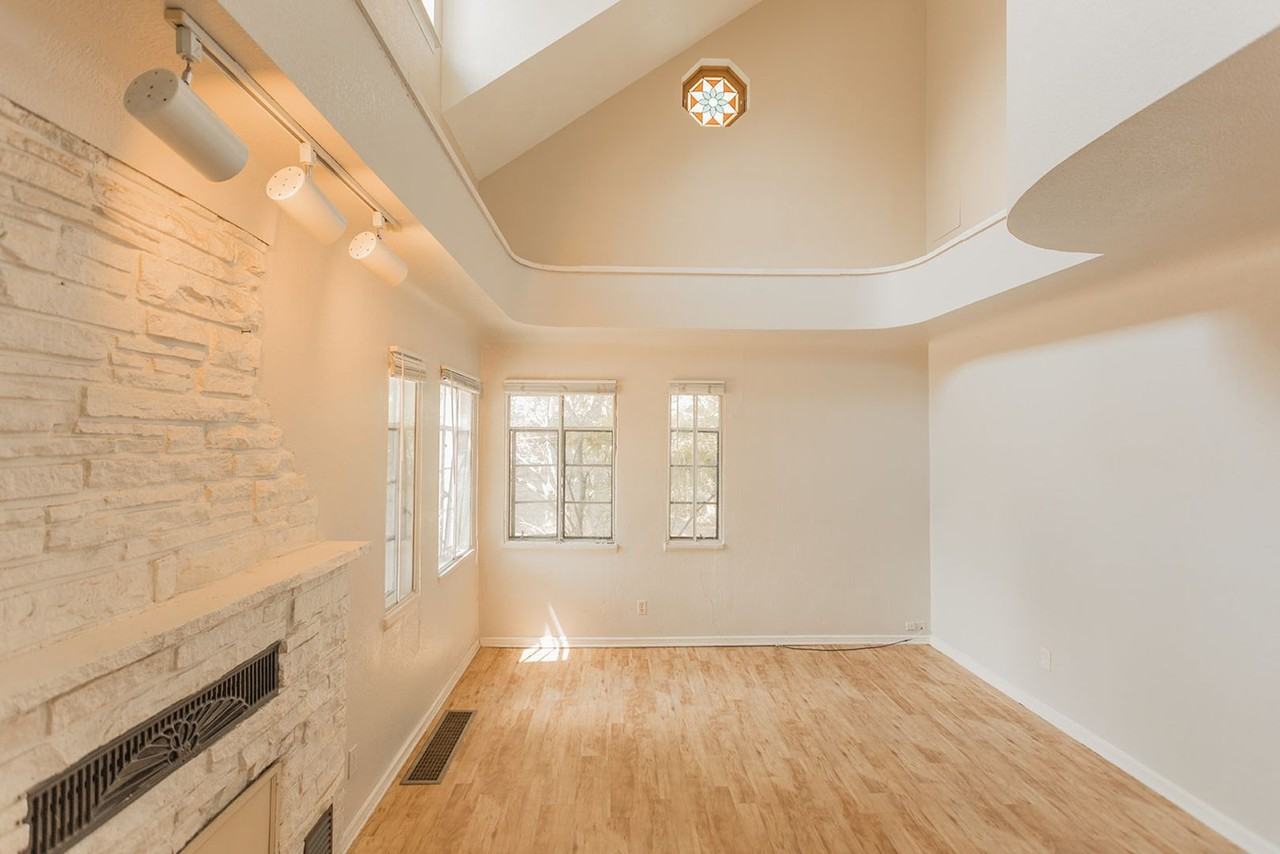1837 Baseline Rd - Photo 7 of 38