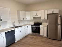 featured image of 921 W 3rd St