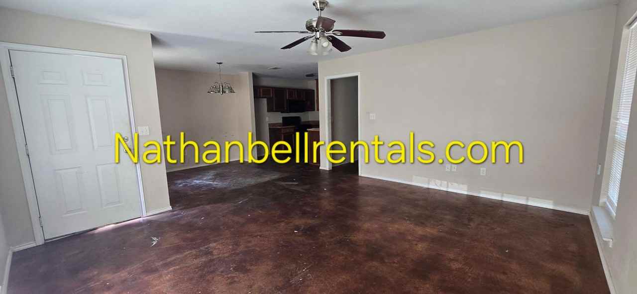 2335 Kimberly St - Photo 2 of 5