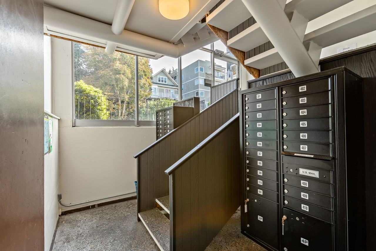 Ponderay Apartments - Photo 2 of 4
