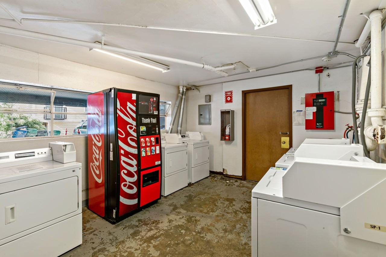 Ponderay Apartments - Photo 3 of 4