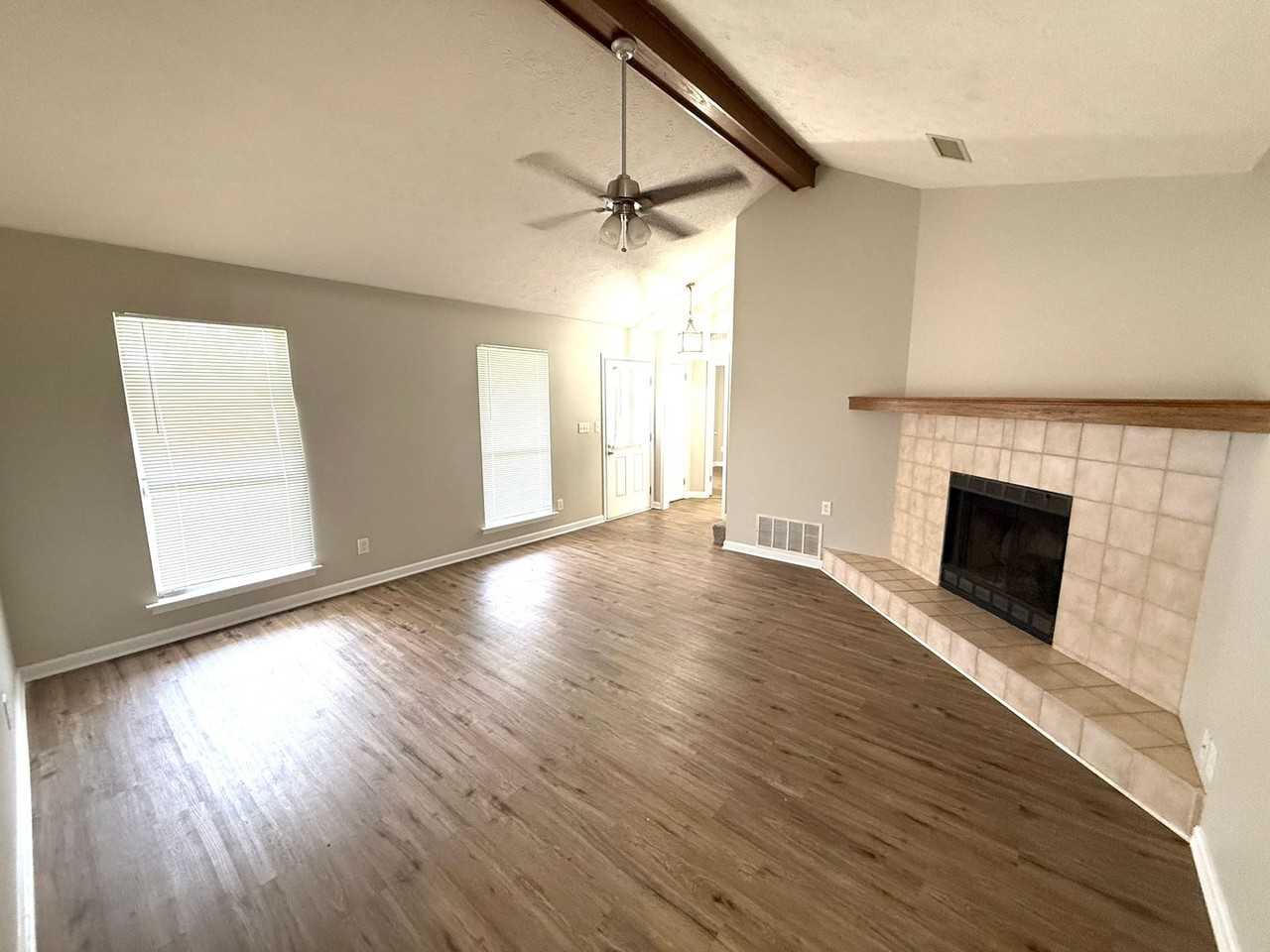 4218 Beardsley Dr - Photo 5 of 18