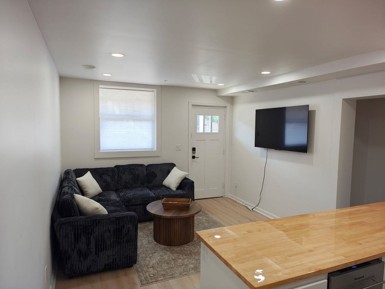 1214 12th St - Photo 3 of 30