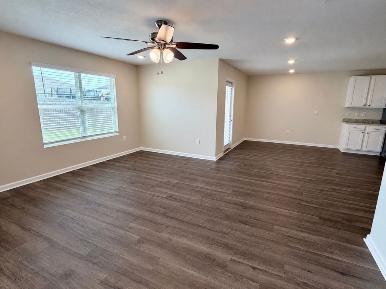 4410 Redbay Ct - Photo 4 of 15