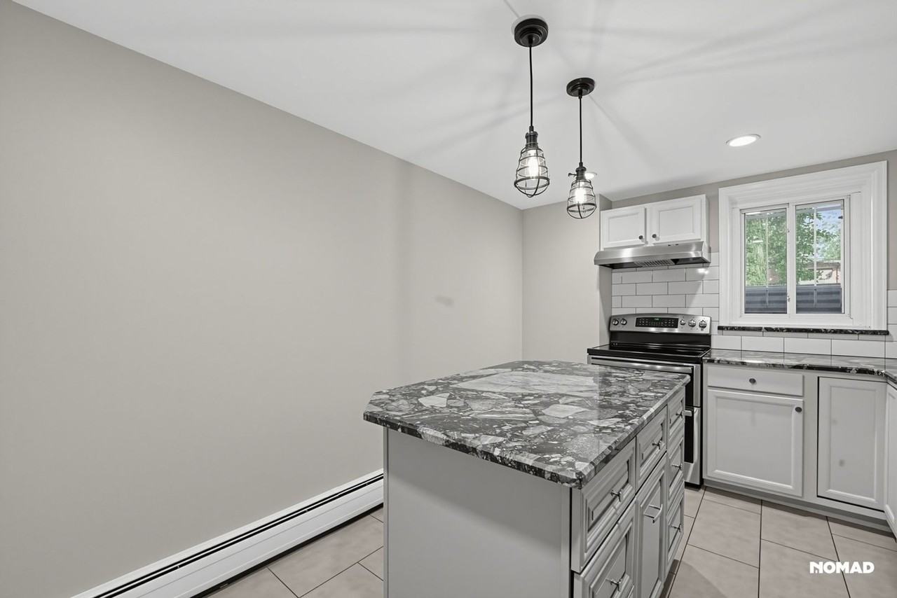 1373 N Franklin St - Photo 6 of 34